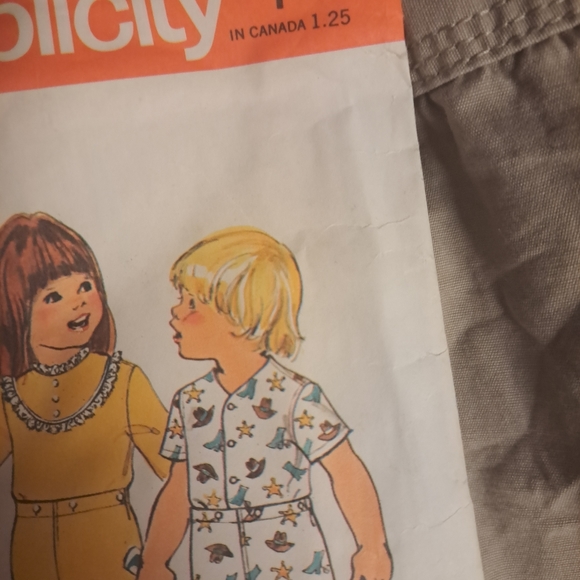 Simplicity 1975 vintage toddler pattern size 2 🐴⭐️ - Picture 3 of 6